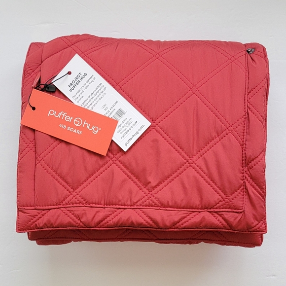 Puffer Hug 418 Scarf. Three pocket puffer scarf, vest - Picture 3 of 11